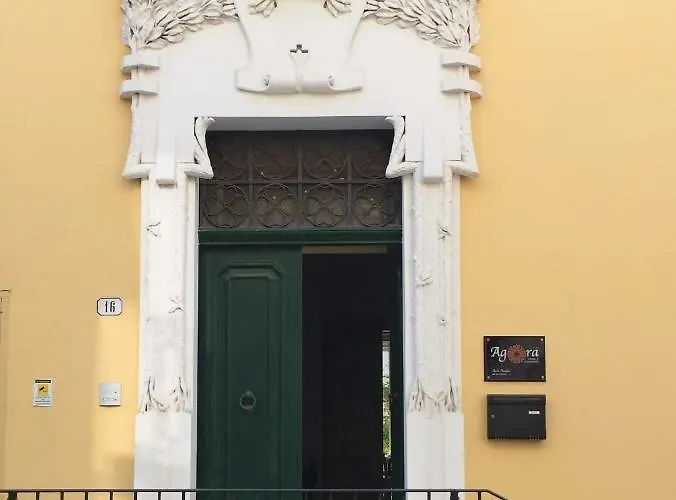 Agorà Suites&apartments Alojamento de Acomodação e Pequeno-almoço 4*