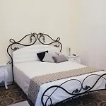 Agora & 4*