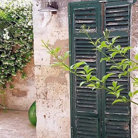 Agora & Manduria