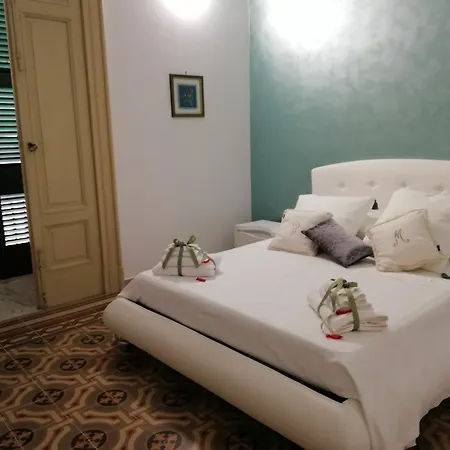 Agora & Bed & Breakfast 3*